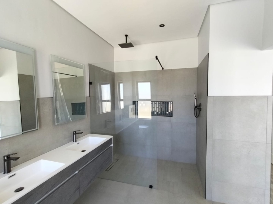 4 Bedroom Property for Sale in Sandown Western Cape